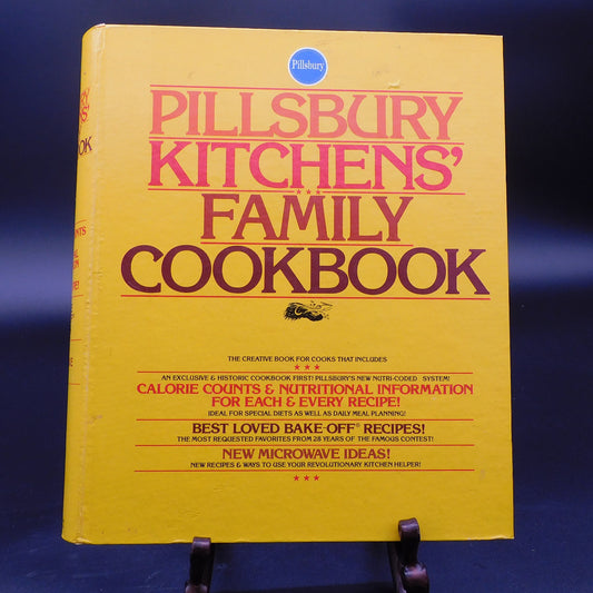 1979 Pillsbury Kitchen's Cookbook, Ring Notebook Style Binding 7296rw