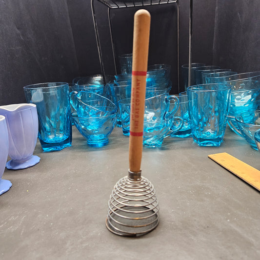 Vintage Metal Wire Whisk Egg Beater Wood Handle Retro Kitchen Utensils 7824