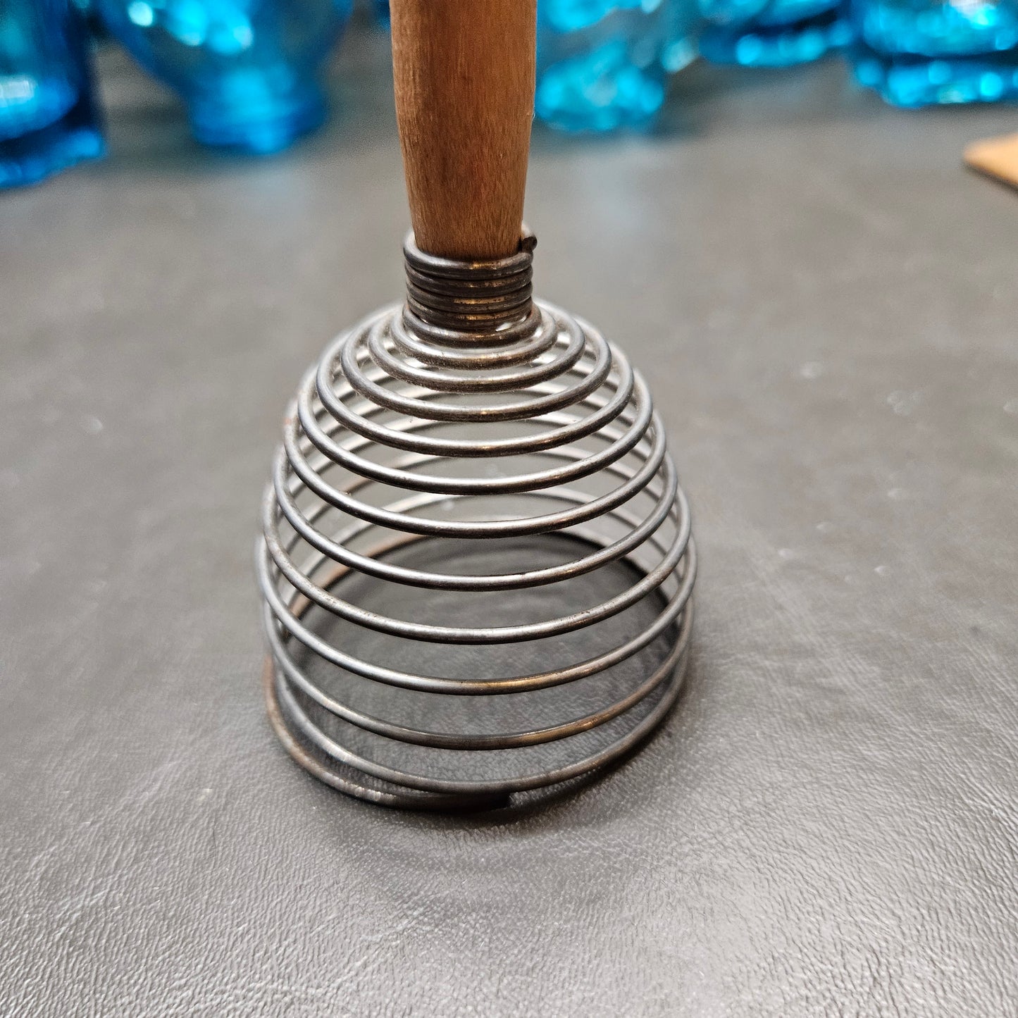 Vintage Metal Wire Whisk Egg Beater Wood Handle Retro Kitchen Utensils 7824