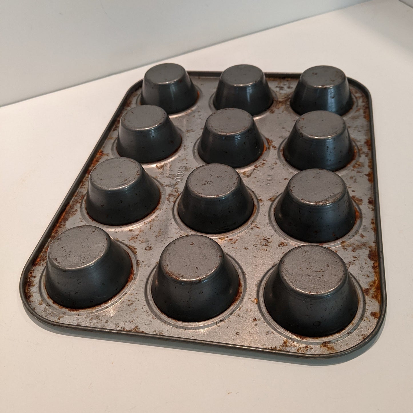 Vintage Mini Muffin Pan, 12 cup Cupcake Tin, Baking Kitchen Decor, Succulent Planter, Photo Prop  (5805) FREE SHIPPING!!