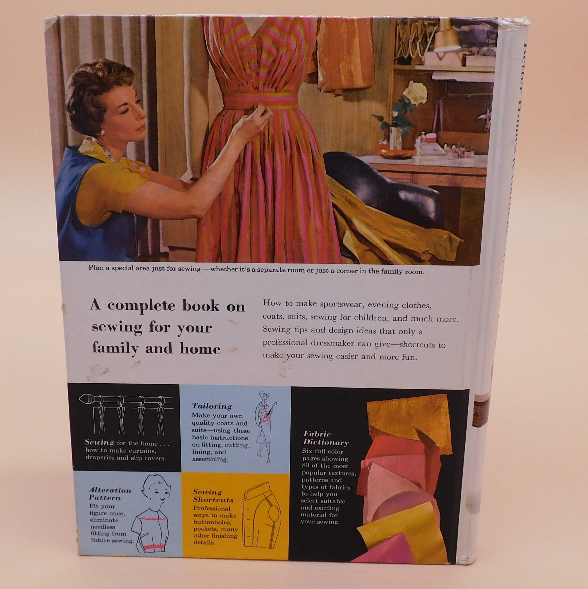 Vintage Better Homes and Gardens 1961 Sewing Book (R145)